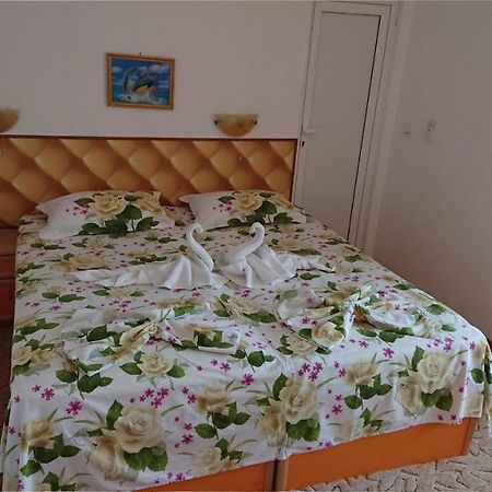 Sianie Guest House Ravda Exterior foto