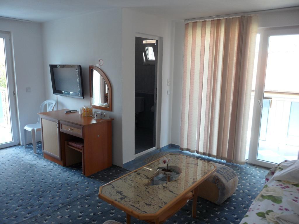 Sianie Guest House Ravda Exterior foto